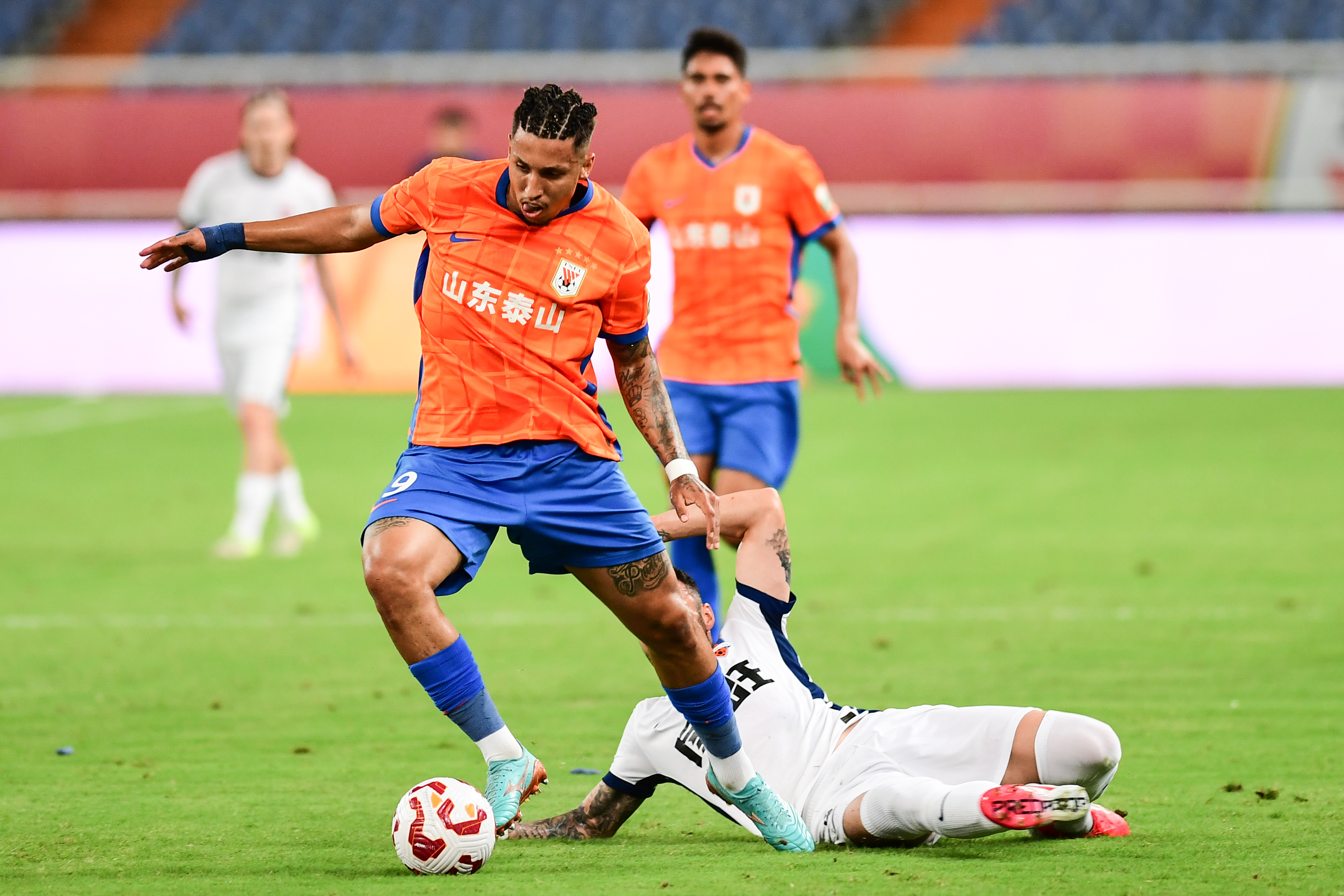 游戏平台-关于鲁能客场取胜富德，正式获得晋级资格，深圳湘润关键时刻踢入进球的信息