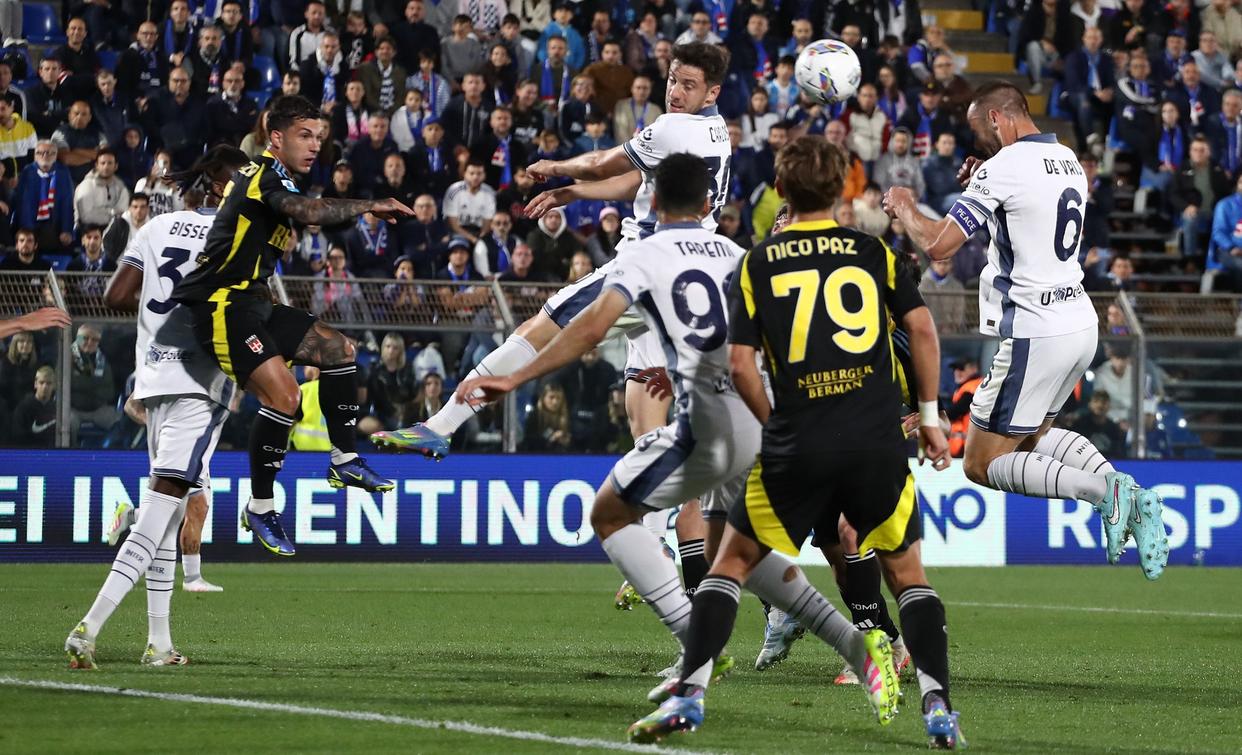 那不勒斯主场击败对手，争冠前景再次明朗的简单介绍