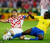 游戏平台-包含克罗地亚队庆祝胜利，球员情绪高涨的词条