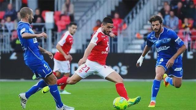 南特客场不敌,离保级区有些担心(南特主场球场) 南特客场不敌,离保级区有些担心(南特主场球场)